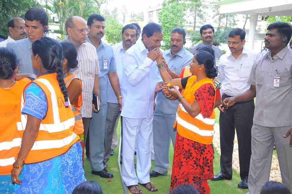 telanganagovttoincreaseghmcworkerssalaries
